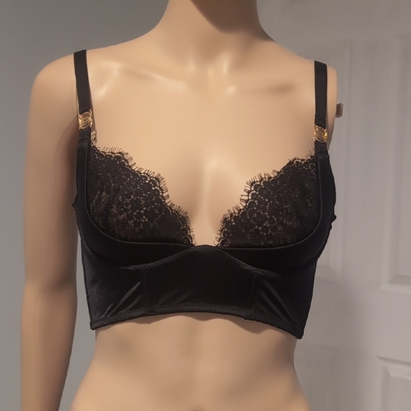 Victoria's Secret Black Lace Bra with Plunge Neckline - Picture 2 of 7